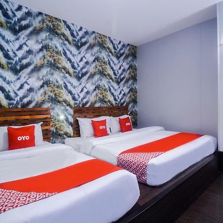 Oyo 1119 Memoire Express Hotel Kuching Extérieur photo