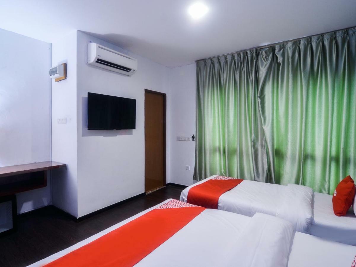 Oyo 1119 Memoire Express Hotel Kuching Extérieur photo