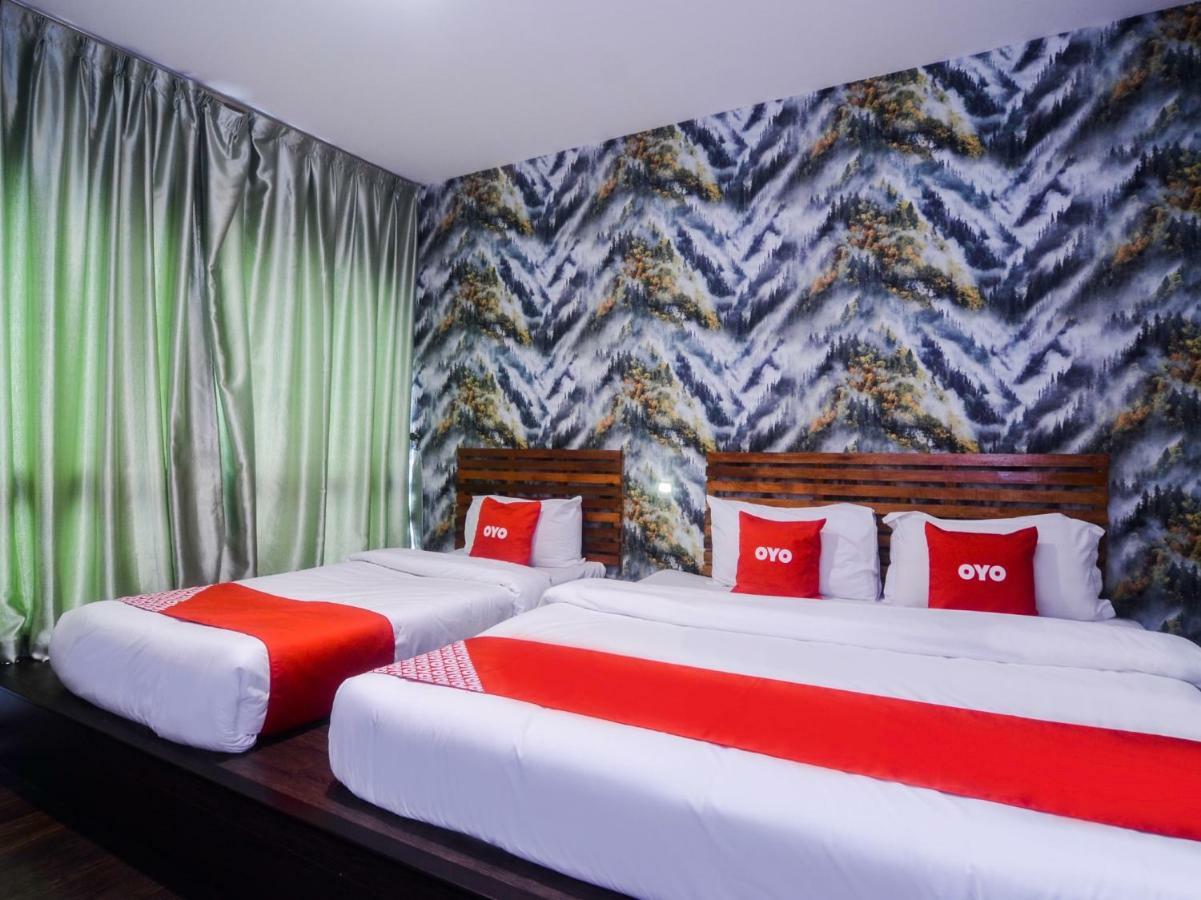 Oyo 1119 Memoire Express Hotel Kuching Extérieur photo