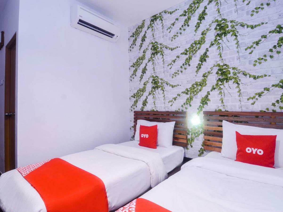 Oyo 1119 Memoire Express Hotel Kuching Extérieur photo
