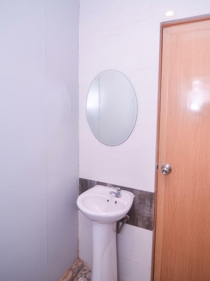 Oyo 1119 Memoire Express Hotel Kuching Extérieur photo