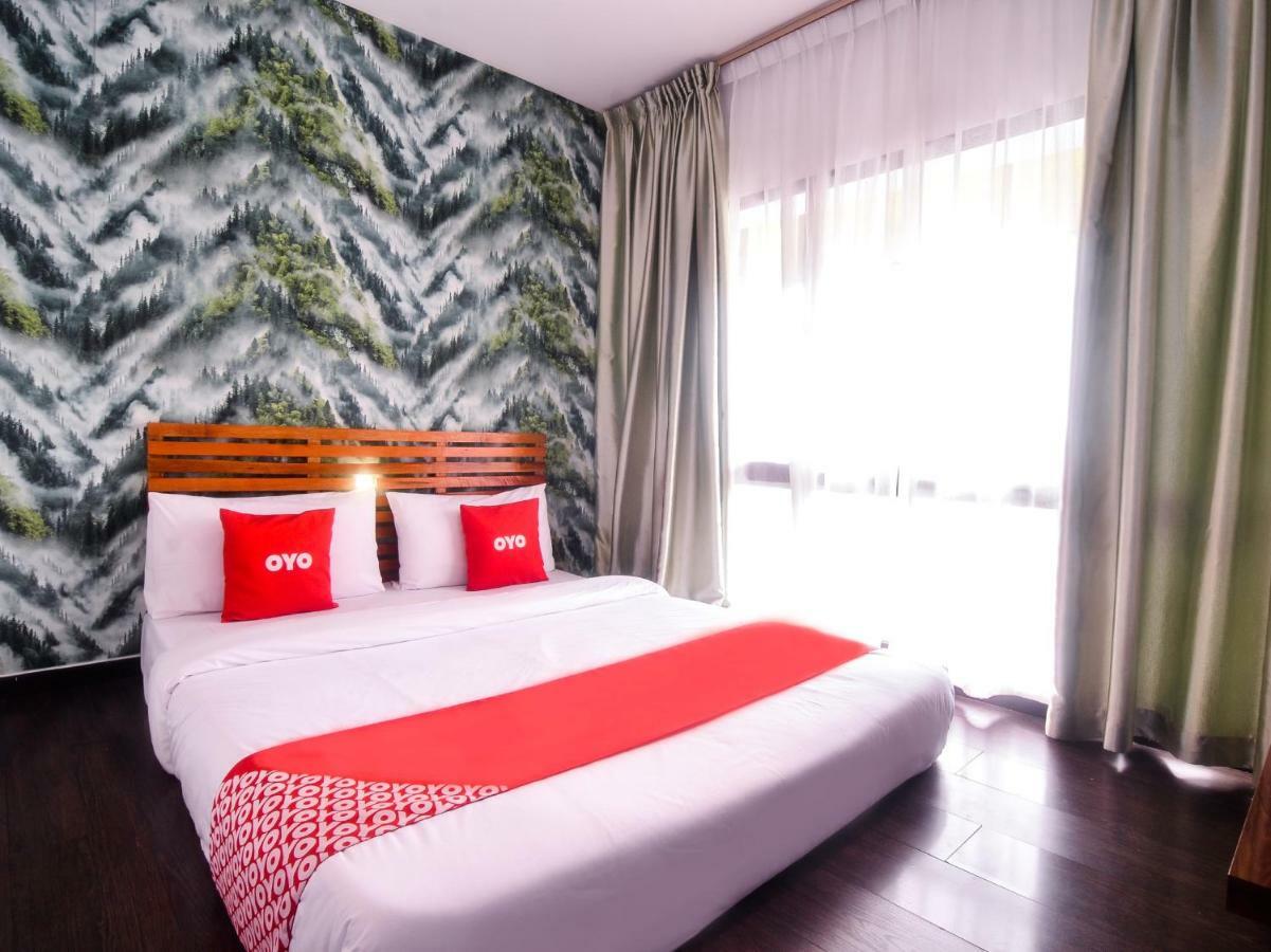 Oyo 1119 Memoire Express Hotel Kuching Extérieur photo