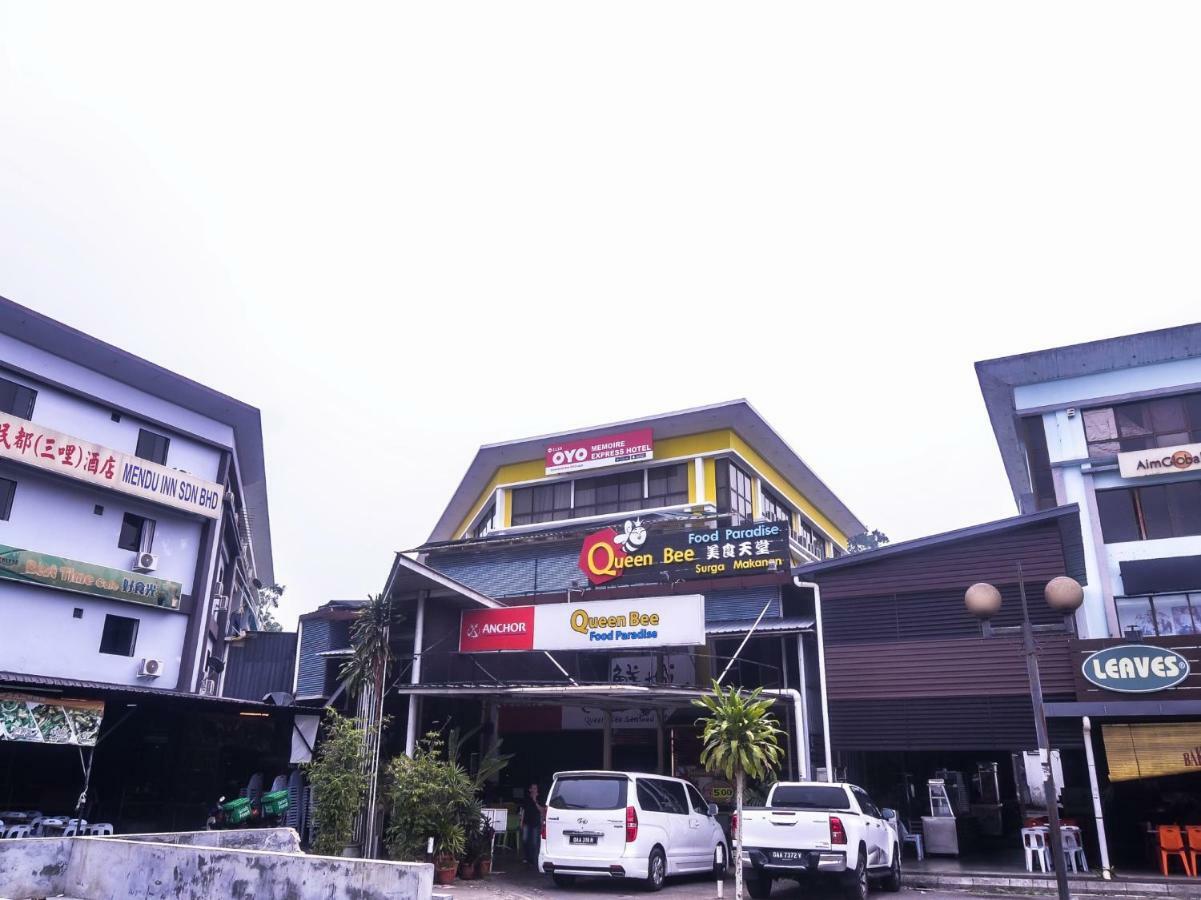 Oyo 1119 Memoire Express Hotel Kuching Extérieur photo